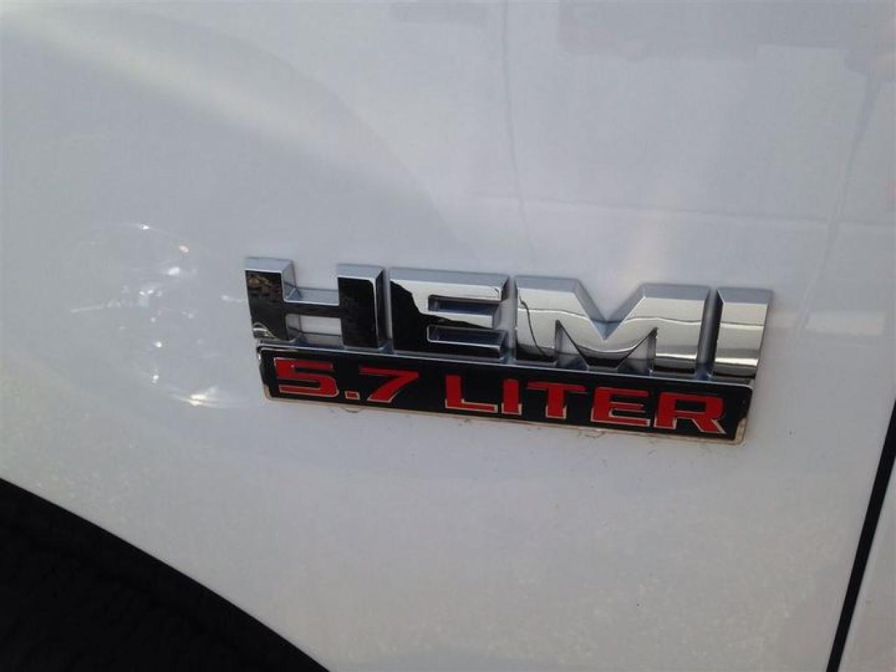 2015 Dodge Ram 1500 CREW SPORT 4X4 NAV,LEATHER,PWR/SUNROOF,SPORT PERFO Photo3