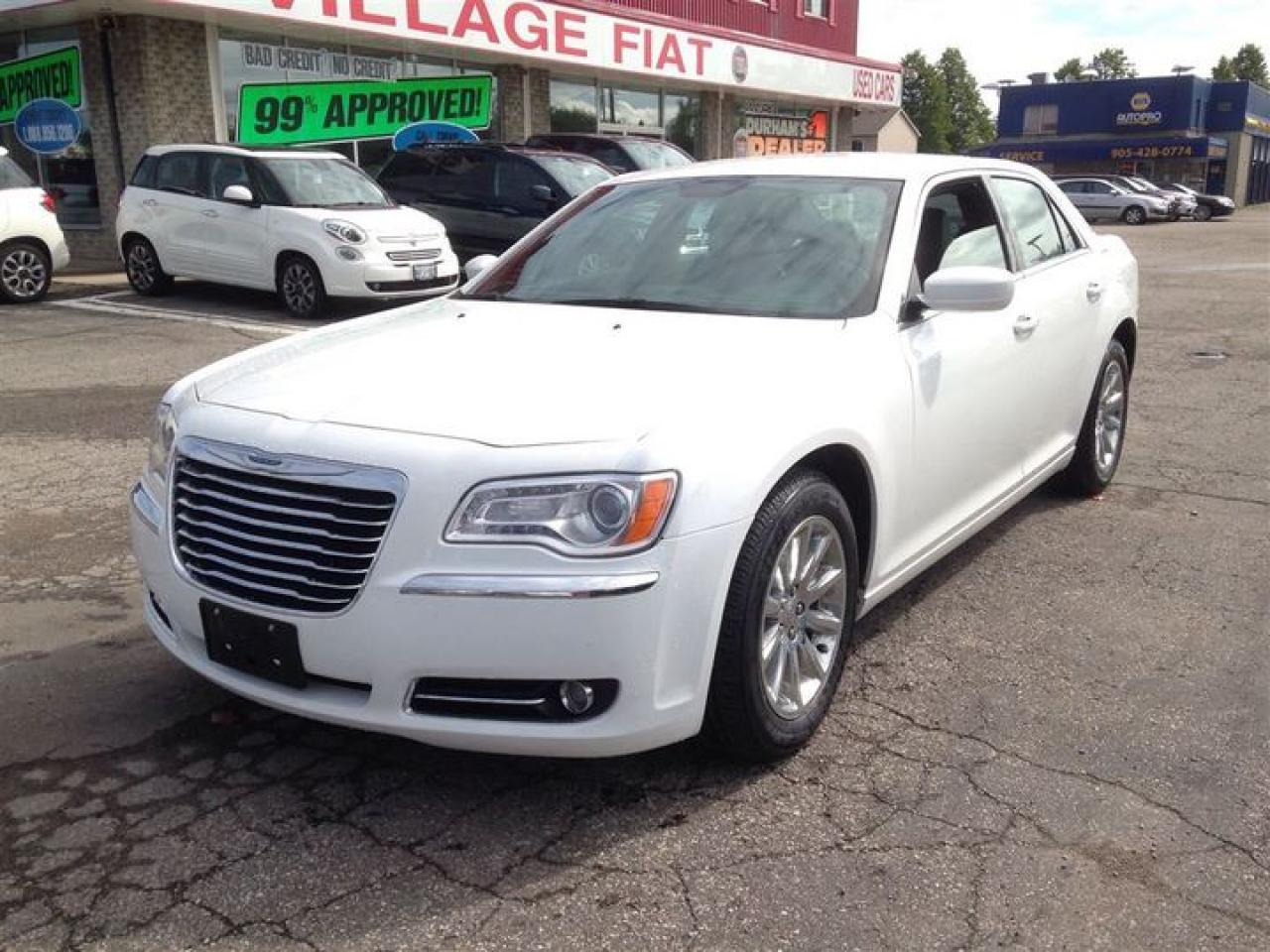 2014 Chrysler 300 TOURING LEATHER,REMOTE STARTER,BACKUP CAMERA,8.4 T Photo2