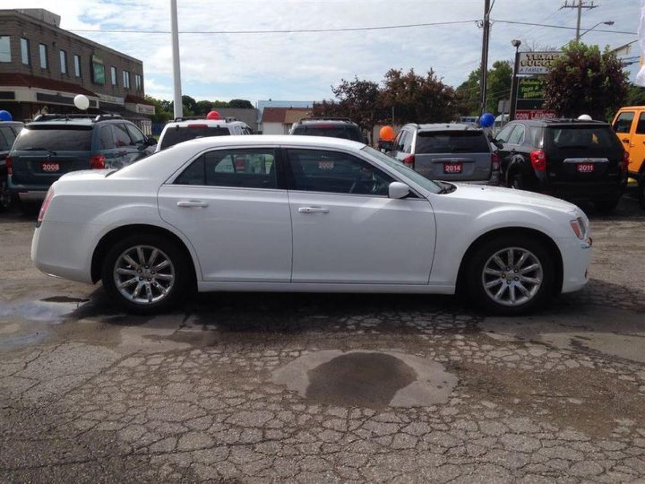 2014 Chrysler 300 TOURING LEATHER,REMOTE STARTER,BACKUP CAMERA,8.4 T Photo4