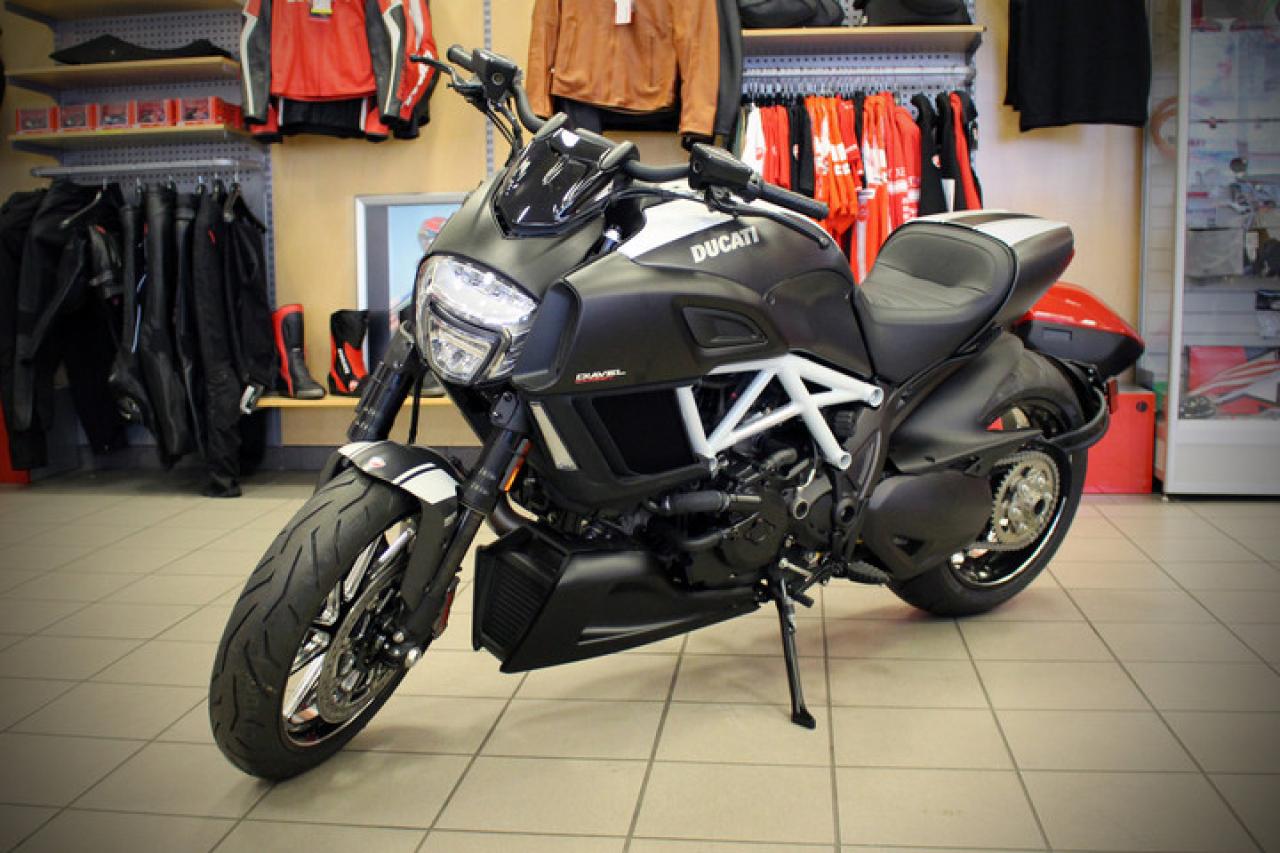 Used 2015 Ducati Diavel Street for Sale in Oakville, Ontario | Carpages.ca