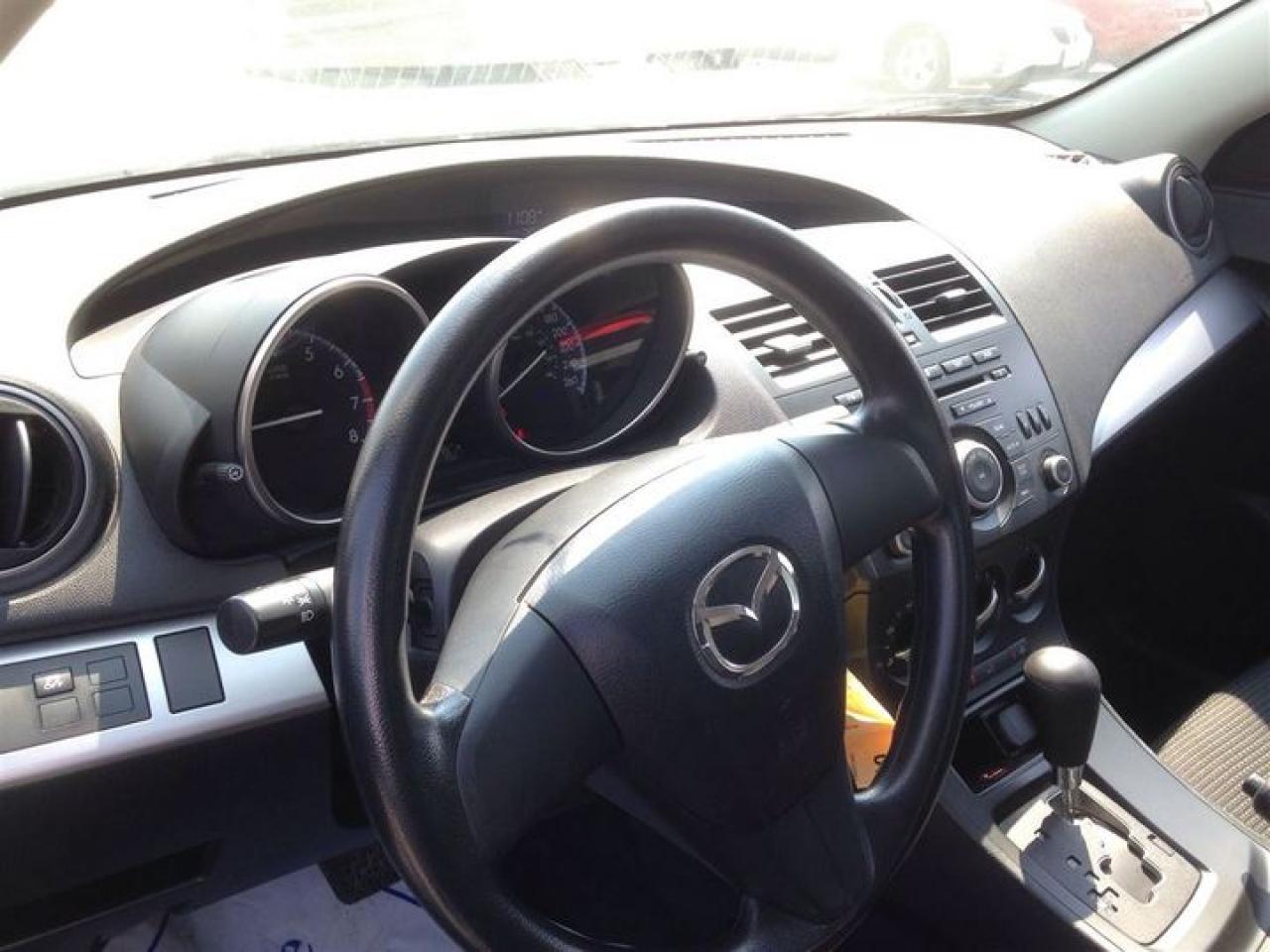 2013 Mazda MAZDA3 GX ***HEATED SEATS***POWER STEERING*** Photo3