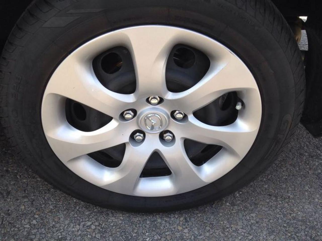 2013 Mazda MAZDA3 GX ***HEATED SEATS***POWER STEERING*** Photo4