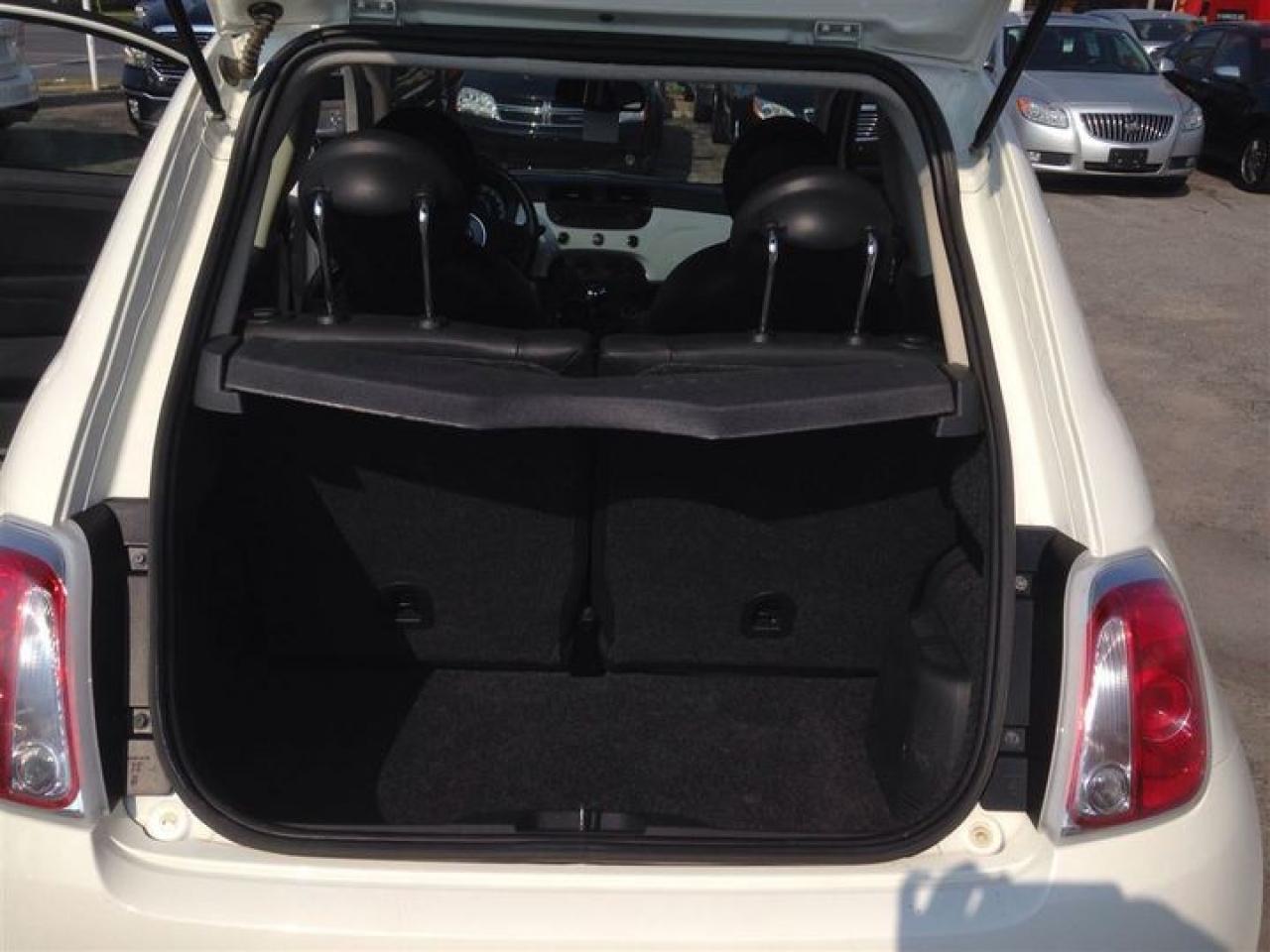 2012 Fiat 500 Lounge ***MOONROOF** KEYLESS ENTRY*** Photo3