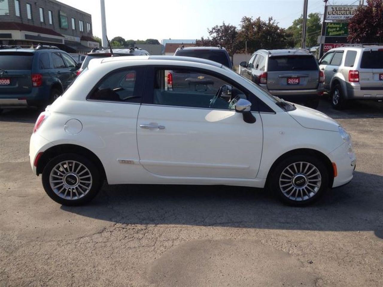 2012 Fiat 500 Lounge ***MOONROOF** KEYLESS ENTRY*** Photo4