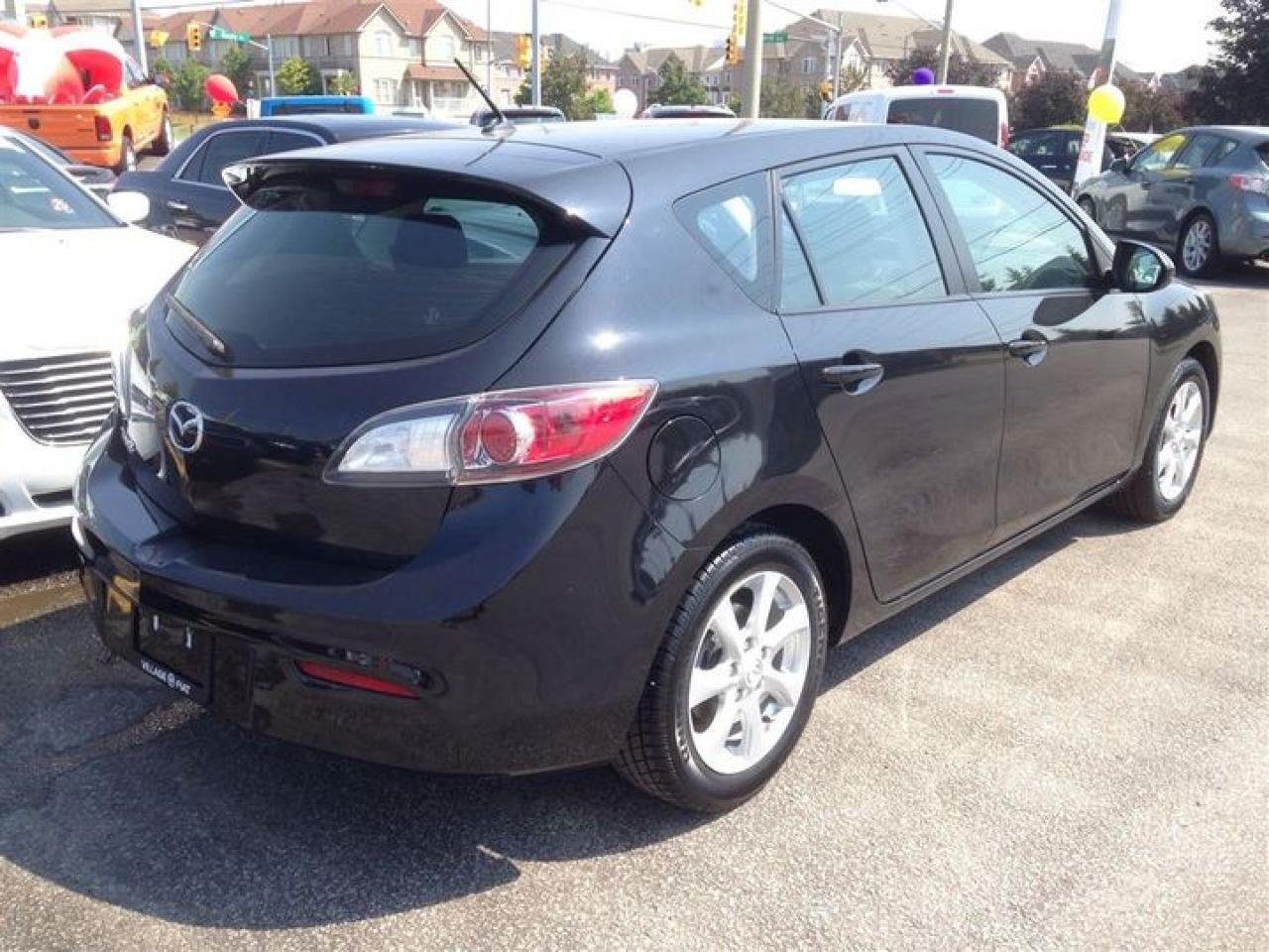 2011 Mazda MAZDA3 Sport GX Photo4