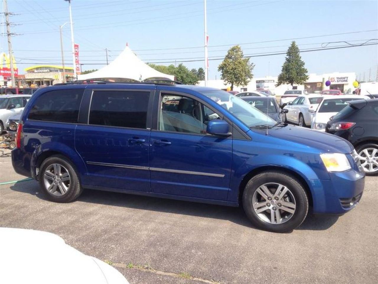 2010 Dodge Grand Caravan SXT ***FACTORY TRAILER TOW PKG*** Photo3