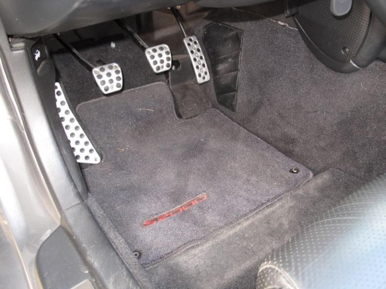 2005 Honda S2000 AP2 Convertible - Photo #15