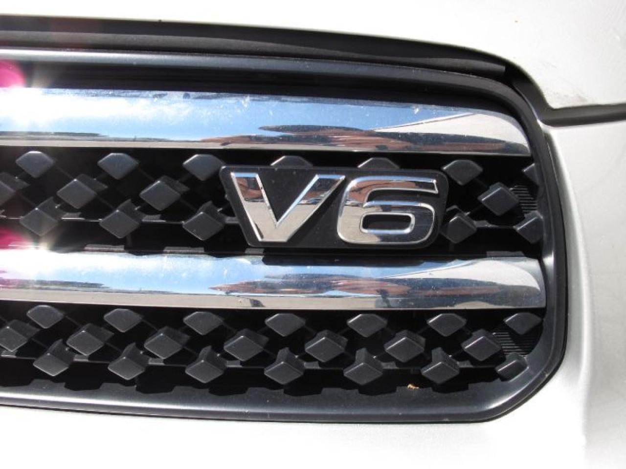 2006 Toyota RAV4 Limited 7 PASSENGER Photo3