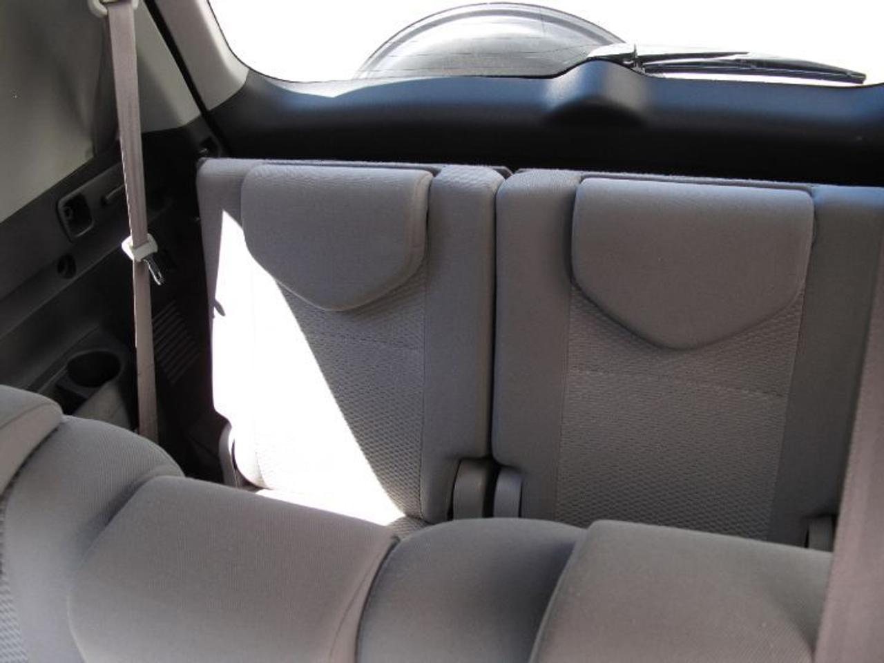 2006 Toyota RAV4 Limited 7 PASSENGER - Photo #12