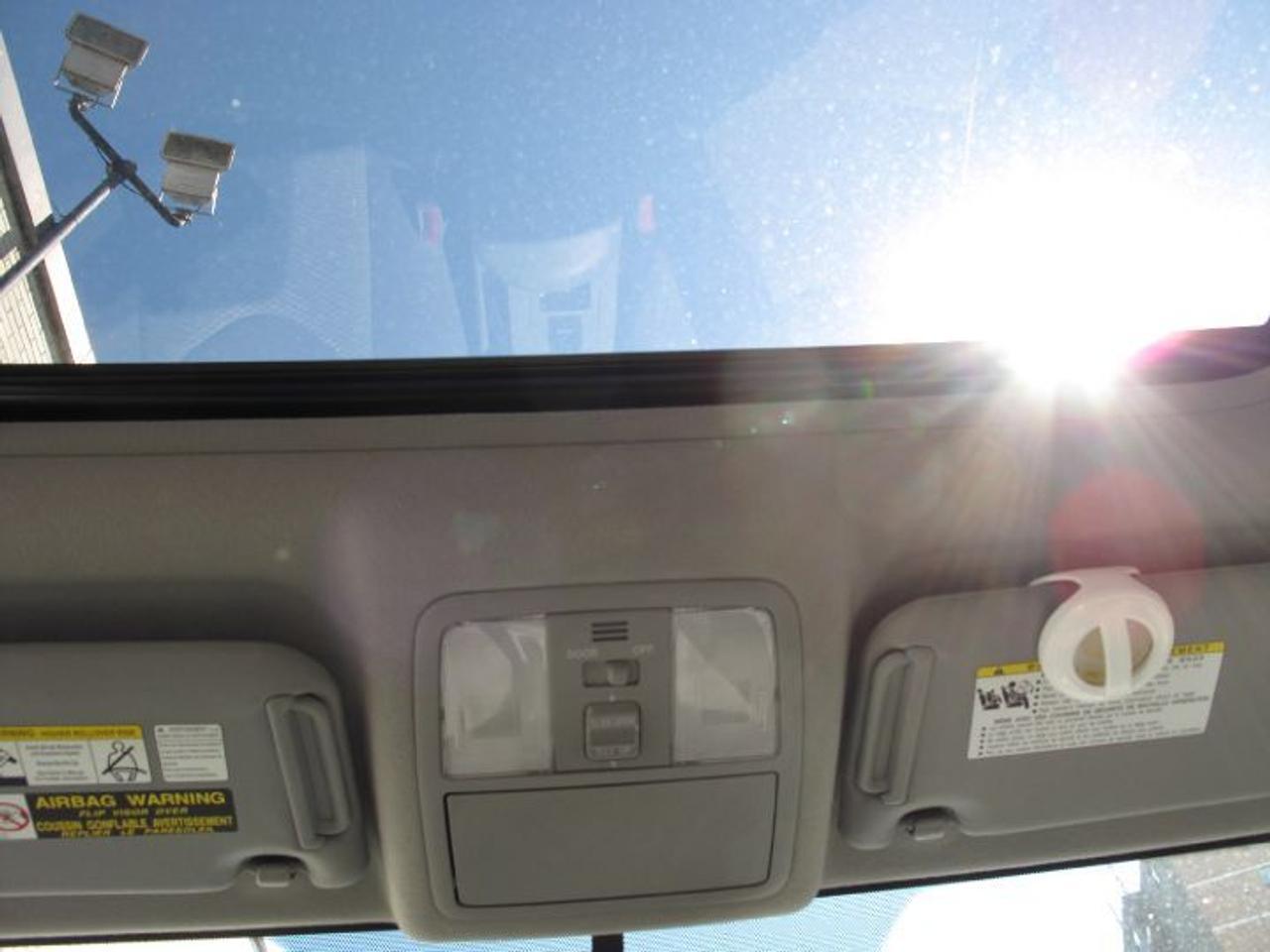 2006 Toyota RAV4 Limited 7 PASSENGER - Photo #16