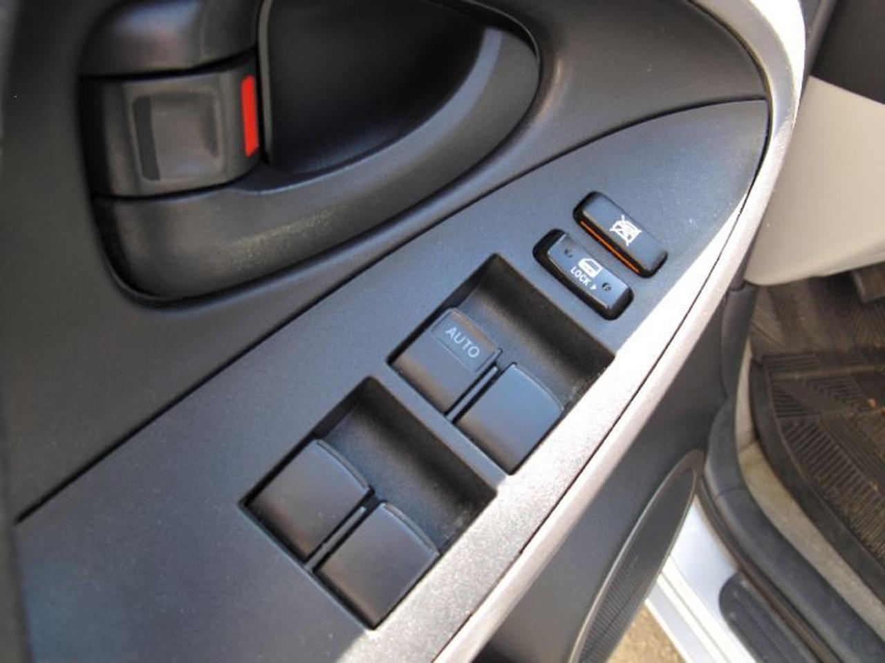 2006 Toyota RAV4 Limited 7 PASSENGER - Photo #19