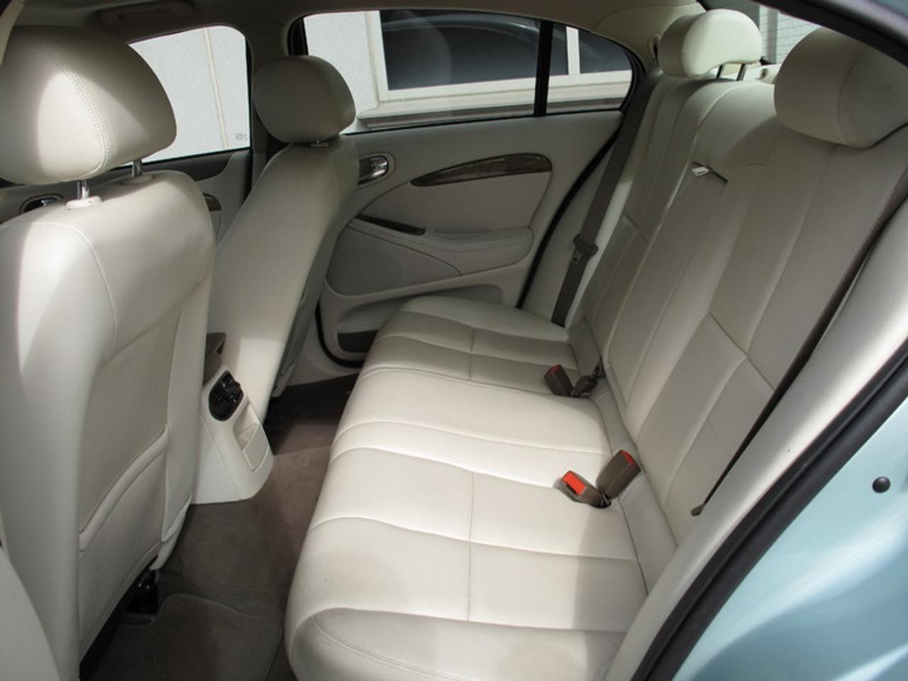 2006 Jaguar S-Type Premium - Photo #18