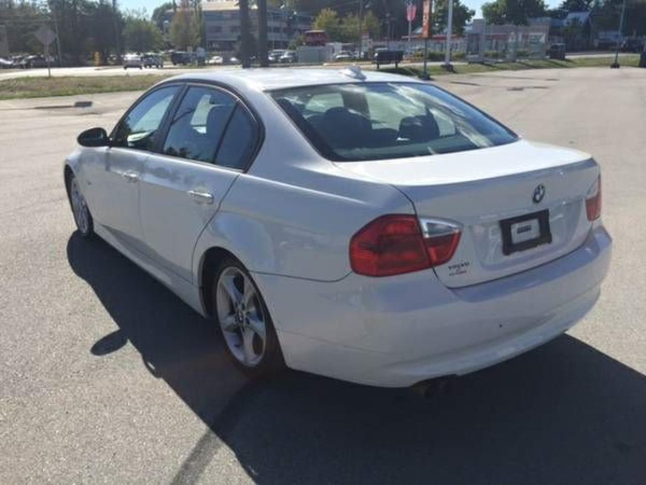 2006 BMW 323i  - Photo #4