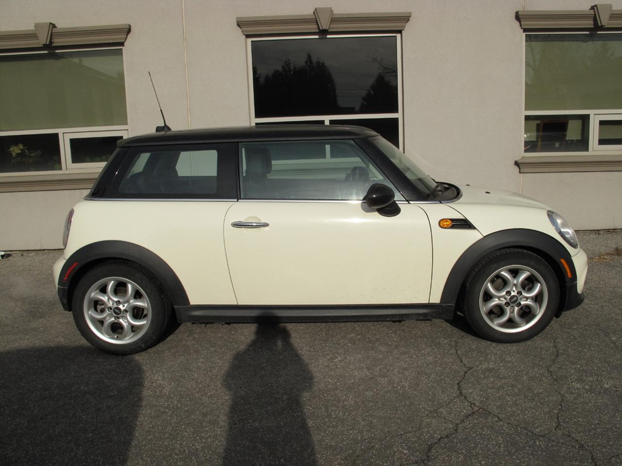 2012 MINI Cooper Knightsbridge Edition - Photo #1