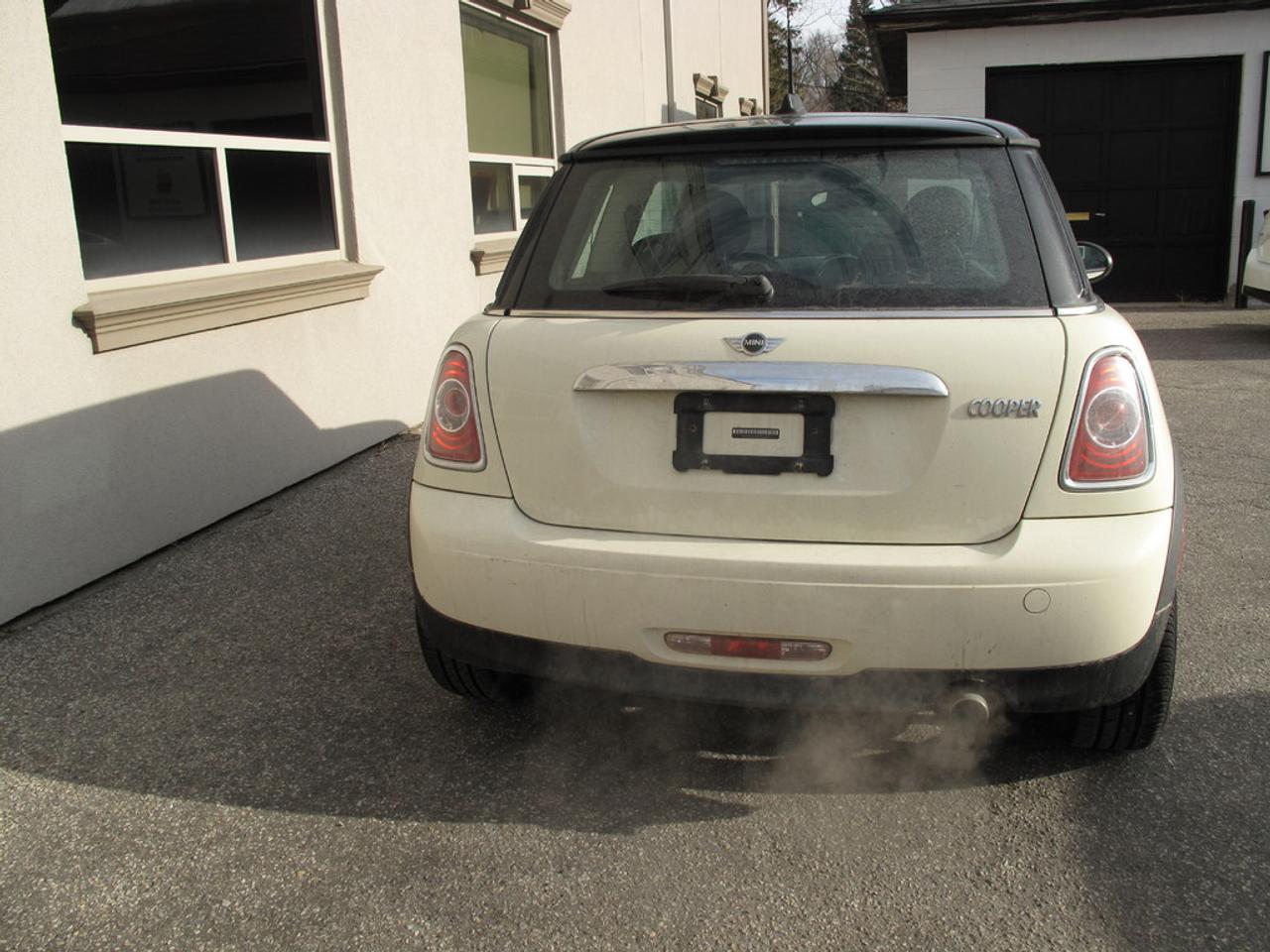 2012 MINI Cooper Knightsbridge Edition - Photo #5