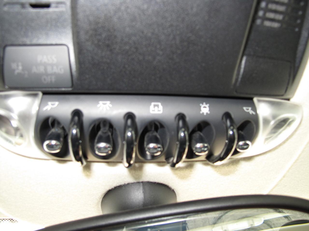 2012 MINI Cooper Knightsbridge Edition Photo