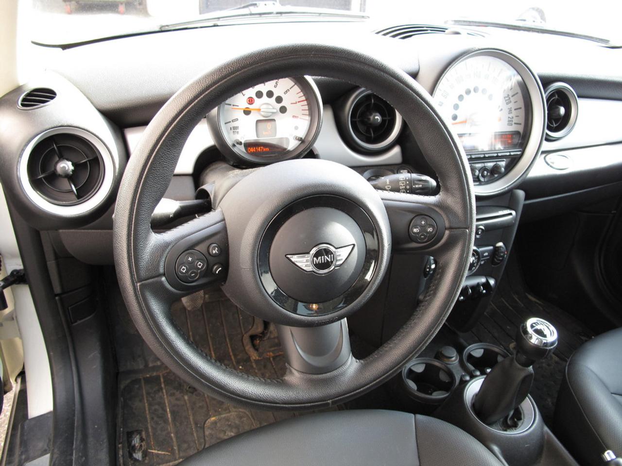 2012 MINI Cooper Knightsbridge Edition - Photo #10