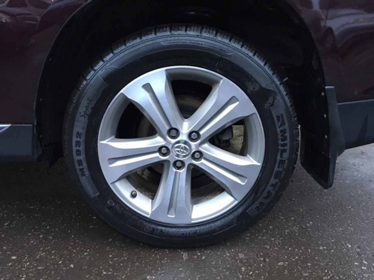 2013 Toyota Highlander Sport - Photo #3