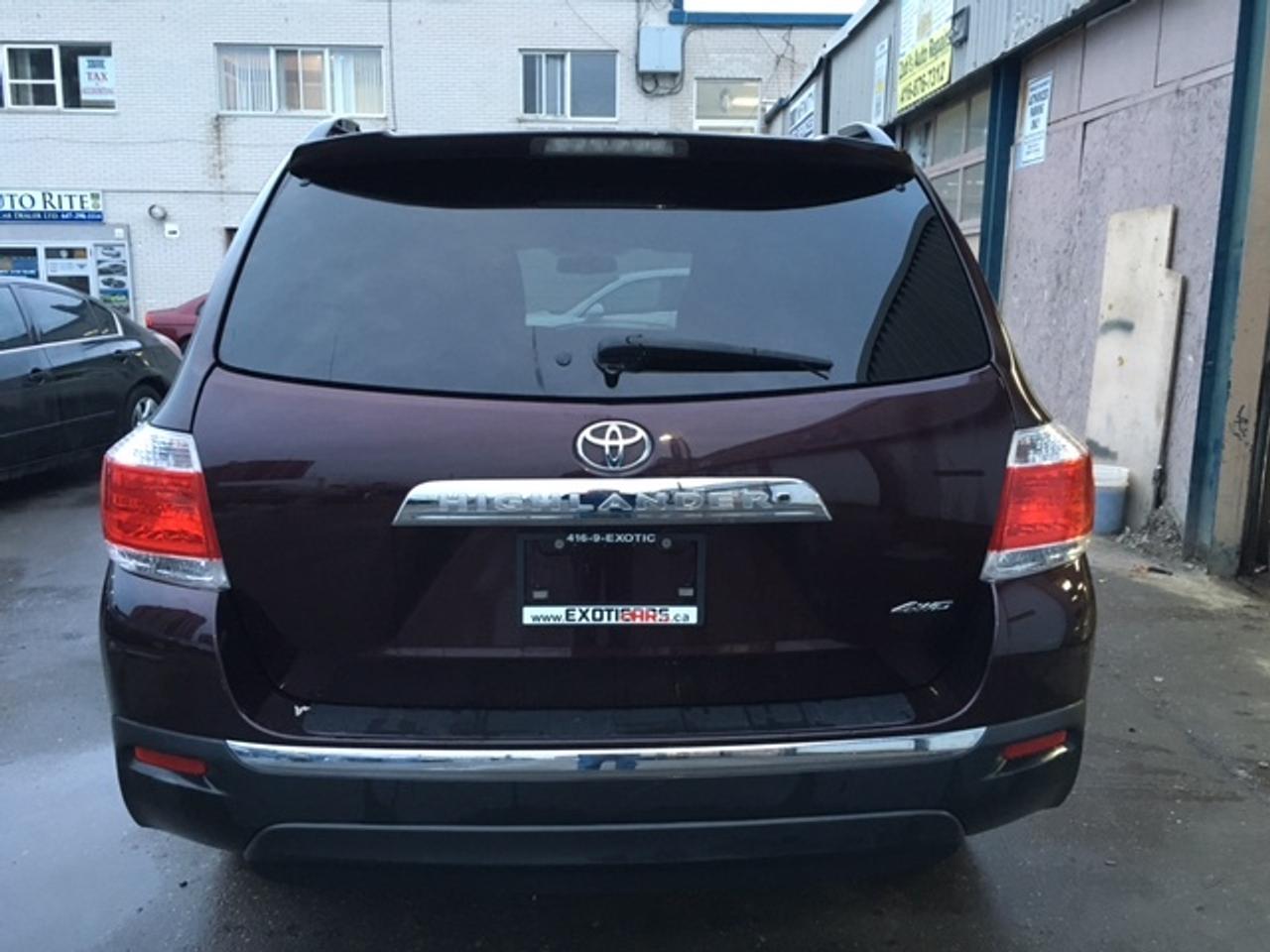 2013 Toyota Highlander Sport Photo