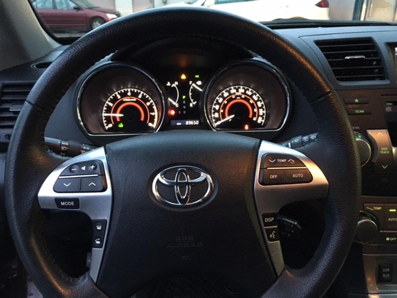 2013 Toyota Highlander Sport - Photo #17