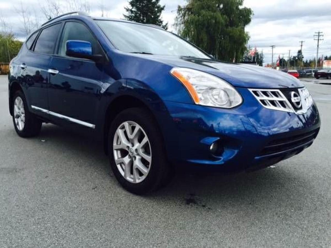 2011 Nissan Rogue SV - Photo #2