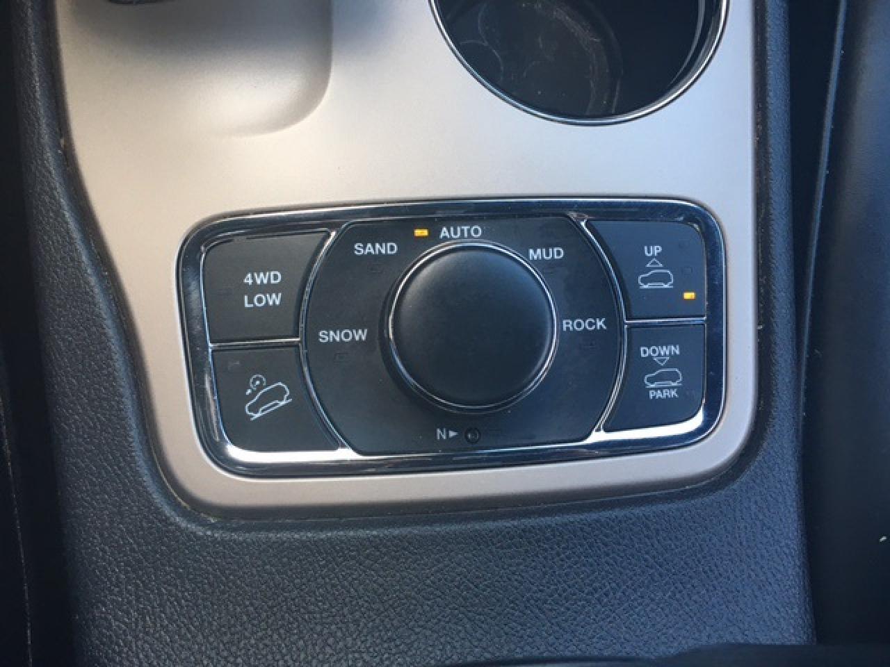 2014 Jeep Grand Cherokee Summit Photo3