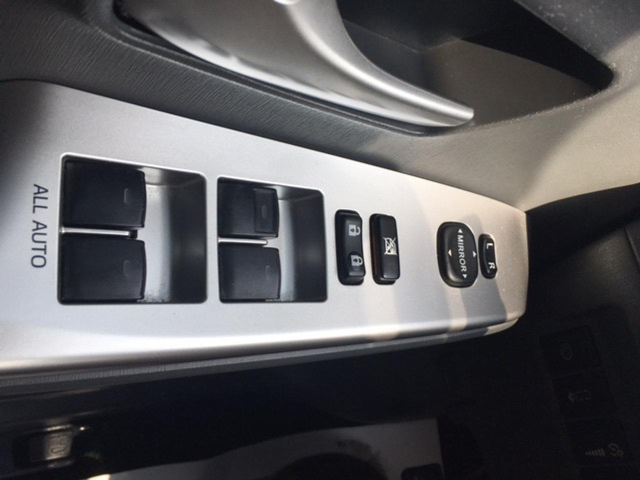 2012 Toyota Prius Prius V Top of the Line - Photo #6