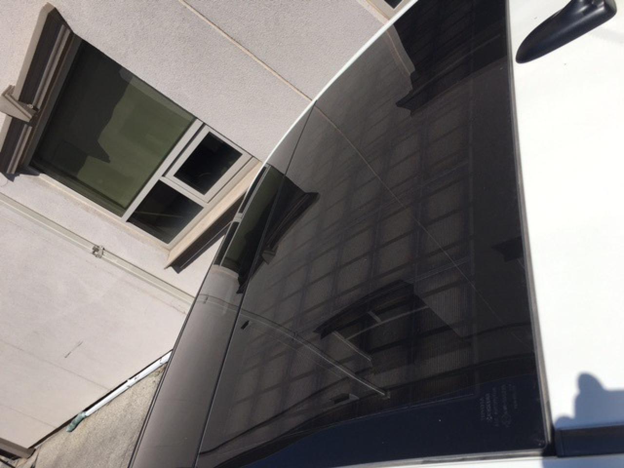 2012 Toyota Prius LOW km, Nav, Moonroof, Solar Panel Photo4