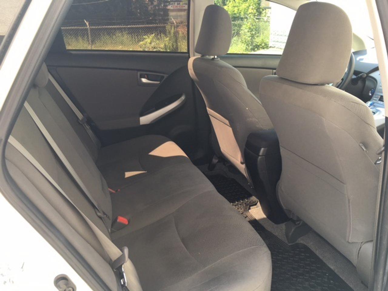 2012 Toyota Prius LOW km, Nav, Moonroof, Solar Panel Photo