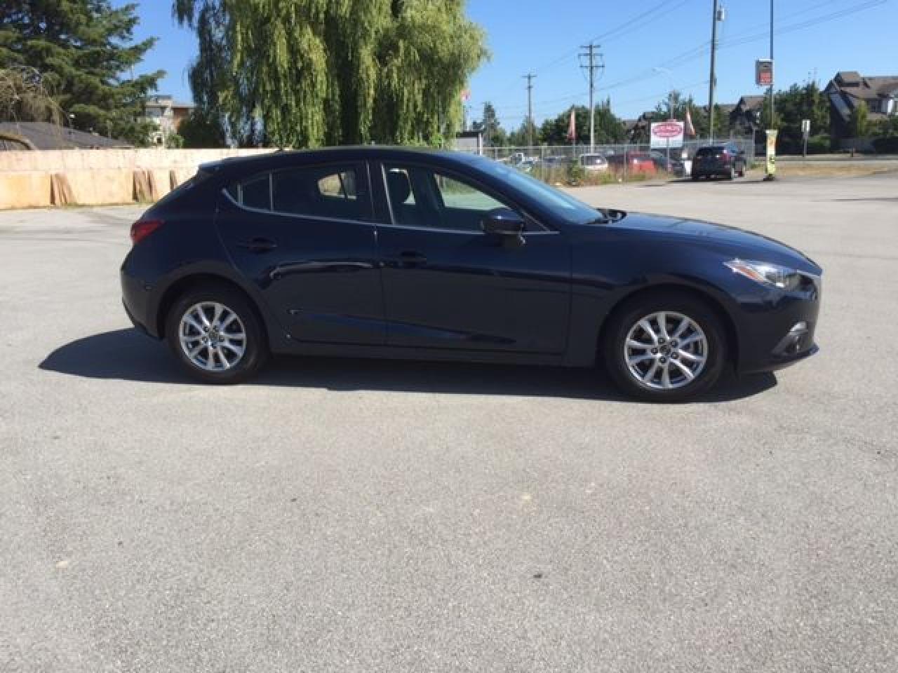 2014 Mazda MAZDA3 GS-SKY - Photo #3