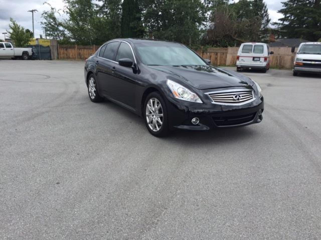 2013 Infiniti G37X  Luxury AWD - Photo #2