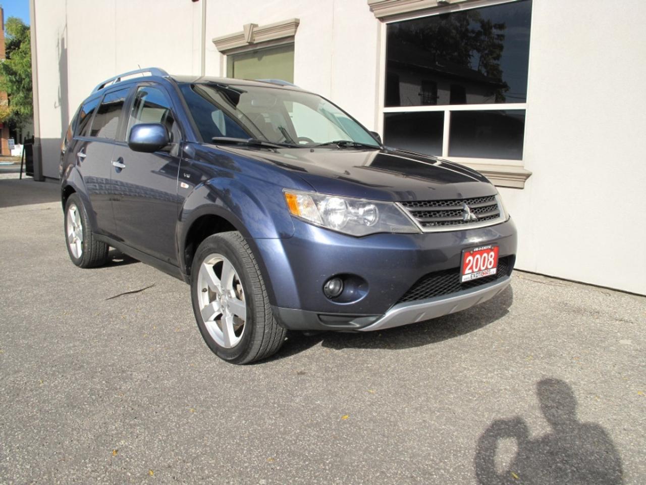 2008 Mitsubishi Outlander XLS - 7 Passenger with NAV Photo
