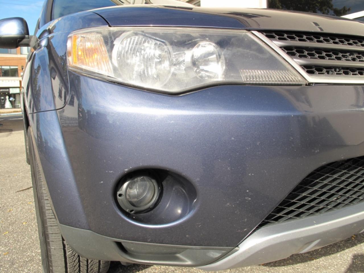 2008 Mitsubishi Outlander XLS - 7 Passenger with NAV Photo3