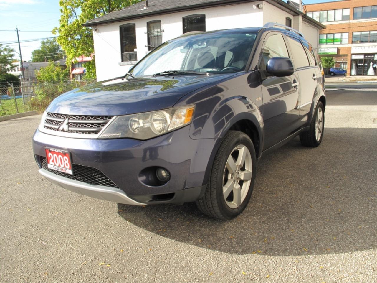 2008 Mitsubishi Outlander XLS - 7 Passenger with NAV Photo