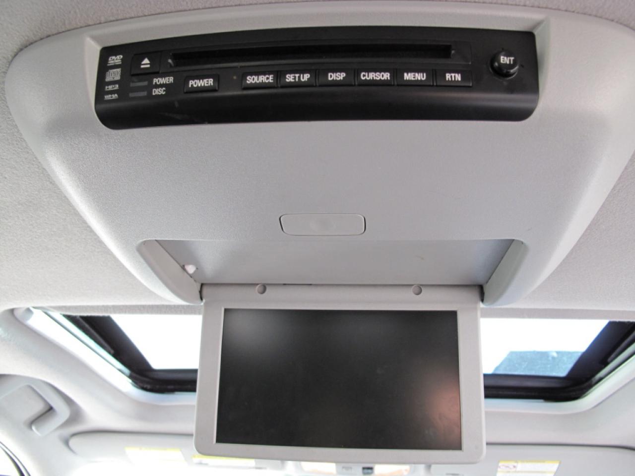 2008 Mitsubishi Outlander XLS - 7 Passenger with NAV - Photo #11