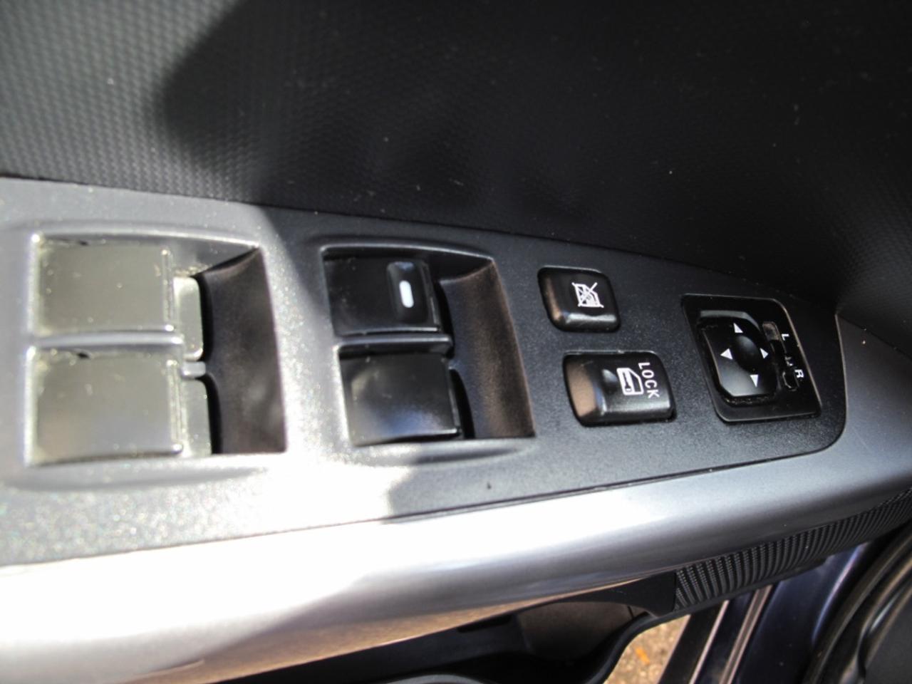 2008 Mitsubishi Outlander XLS - 7 Passenger with NAV - Photo #13