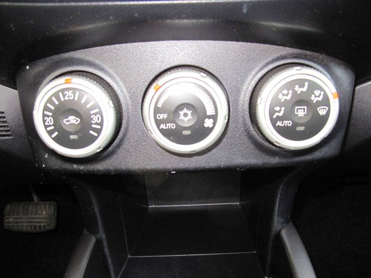 2008 Mitsubishi Outlander XLS - 7 Passenger with NAV - Photo #16