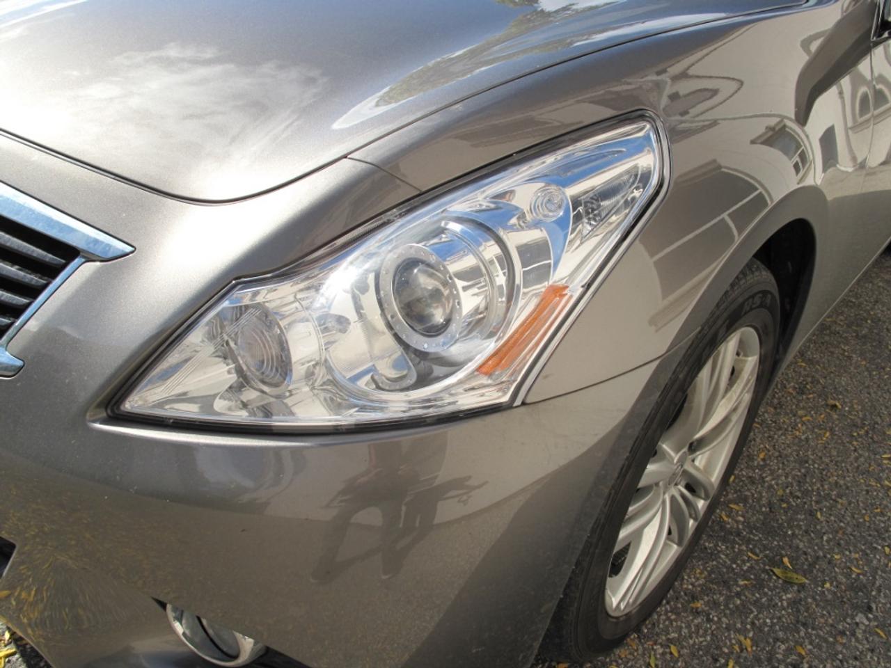 2013 Infiniti G37X  Luxury AWD - Photo #4