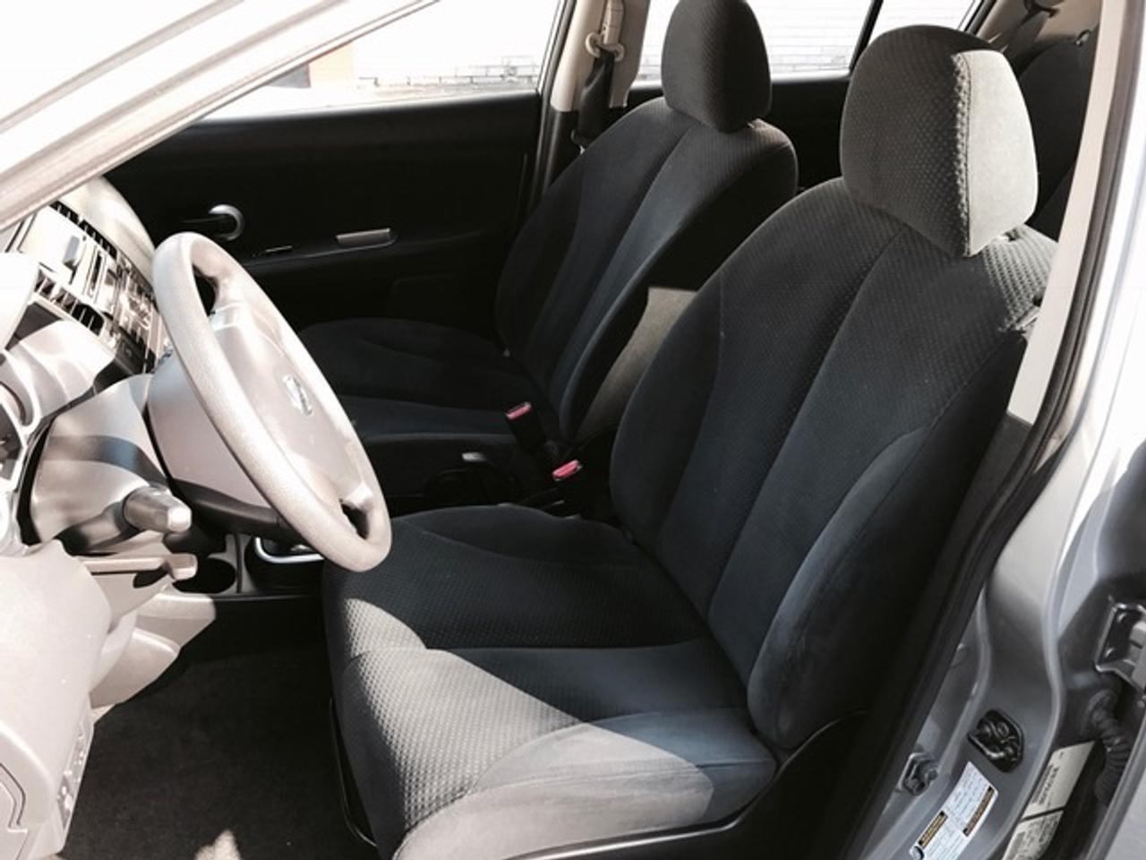 2010 Nissan Versa HATCHBACK 1.8S • Auto - Photo #6