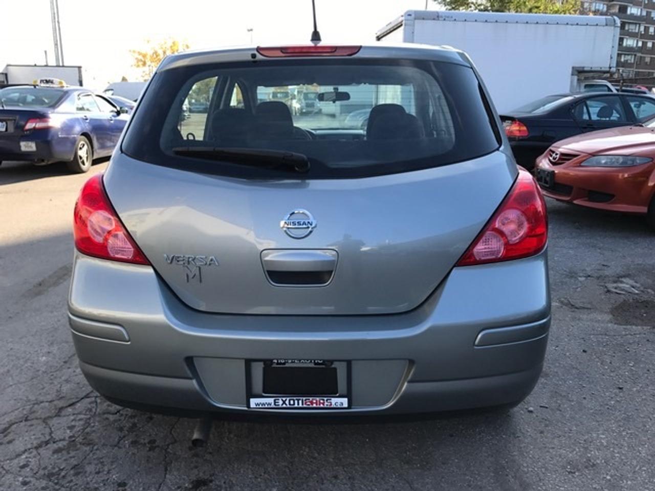 2010 Nissan Versa HATCHBACK 1.8S • Auto - Photo #12