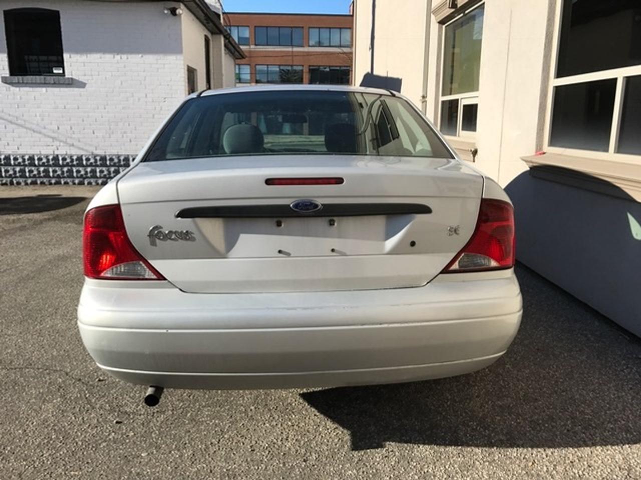 2004 Ford Focus SE Photo