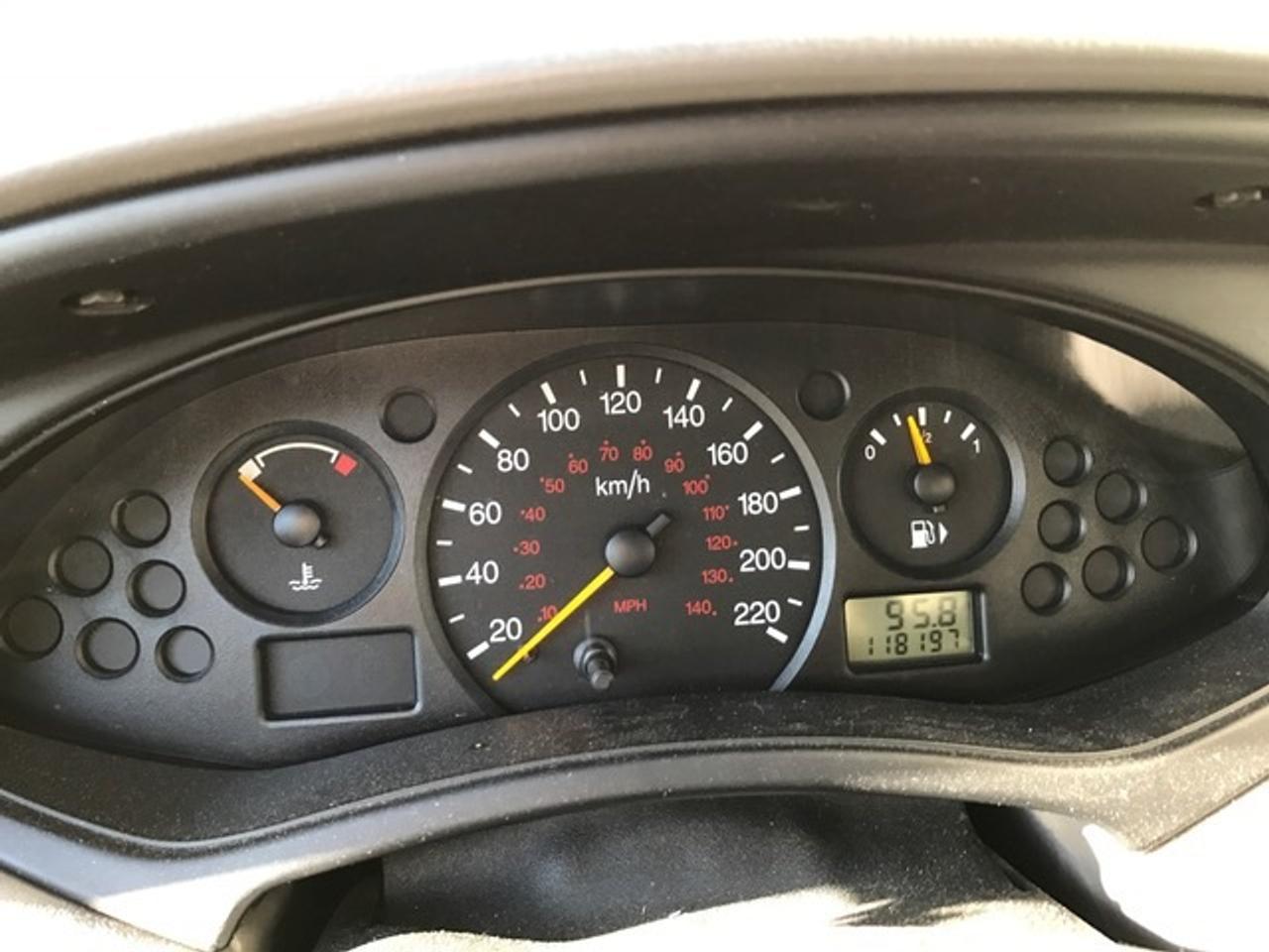 2004 Ford Focus SE - Photo #6