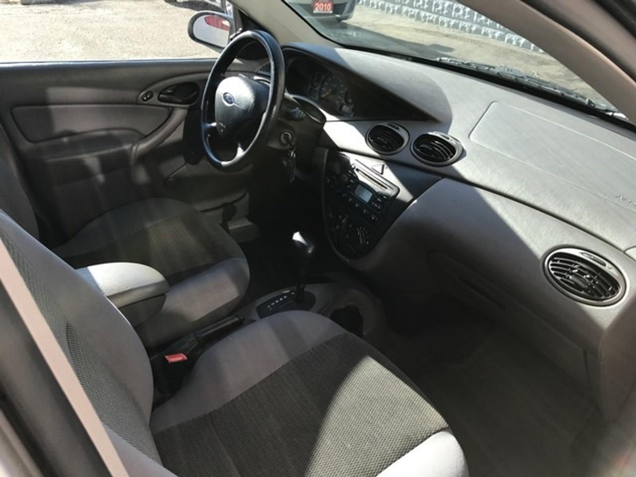 2004 Ford Focus SE Photo