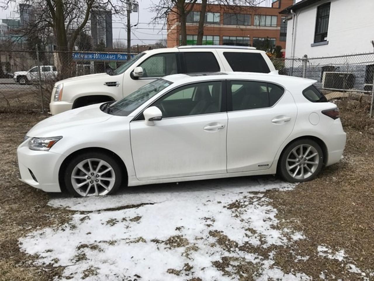 2014 Lexus CT 200h NAV & Backup Camera! Photo