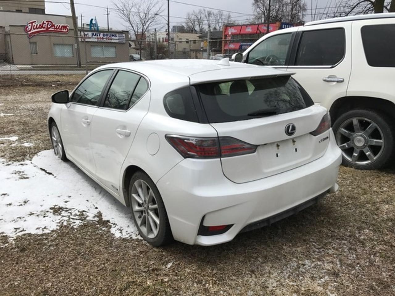 2014 Lexus CT 200h NAV & Backup Camera! Photo