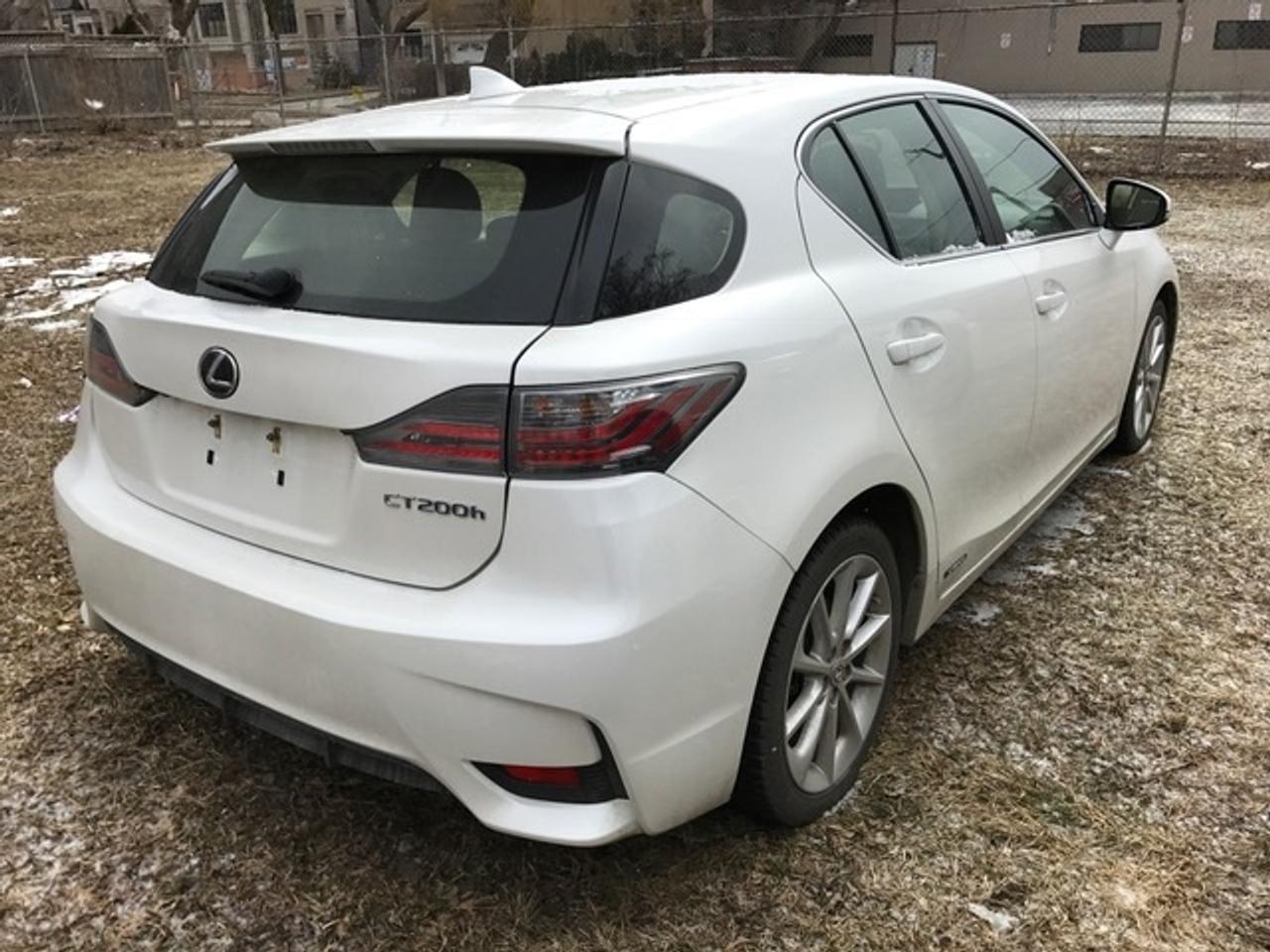 2014 Lexus CT 200h NAV & Backup Camera! - Photo #5