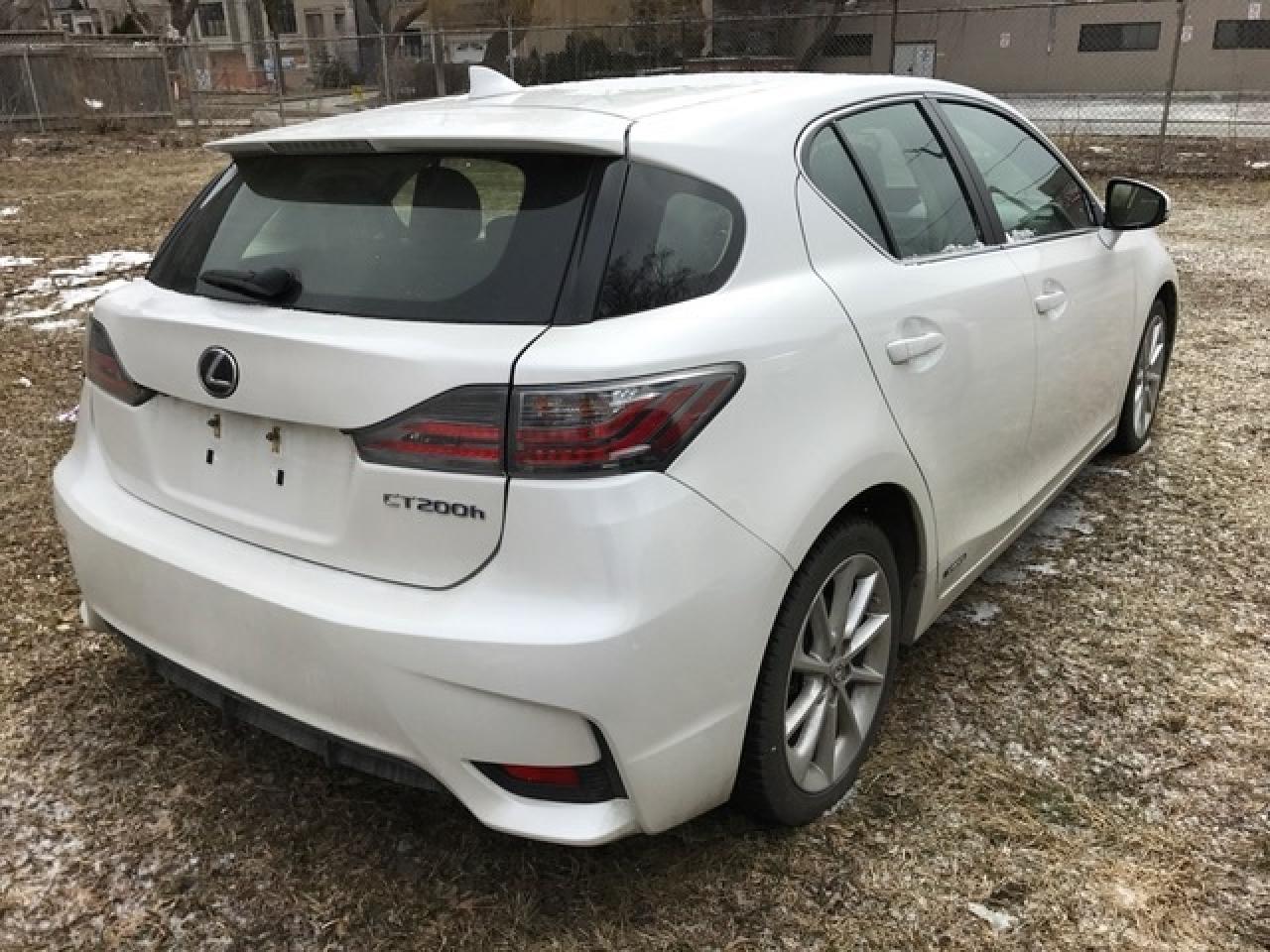 2014 Lexus CT 200h NAV & Backup Camera! Photo4