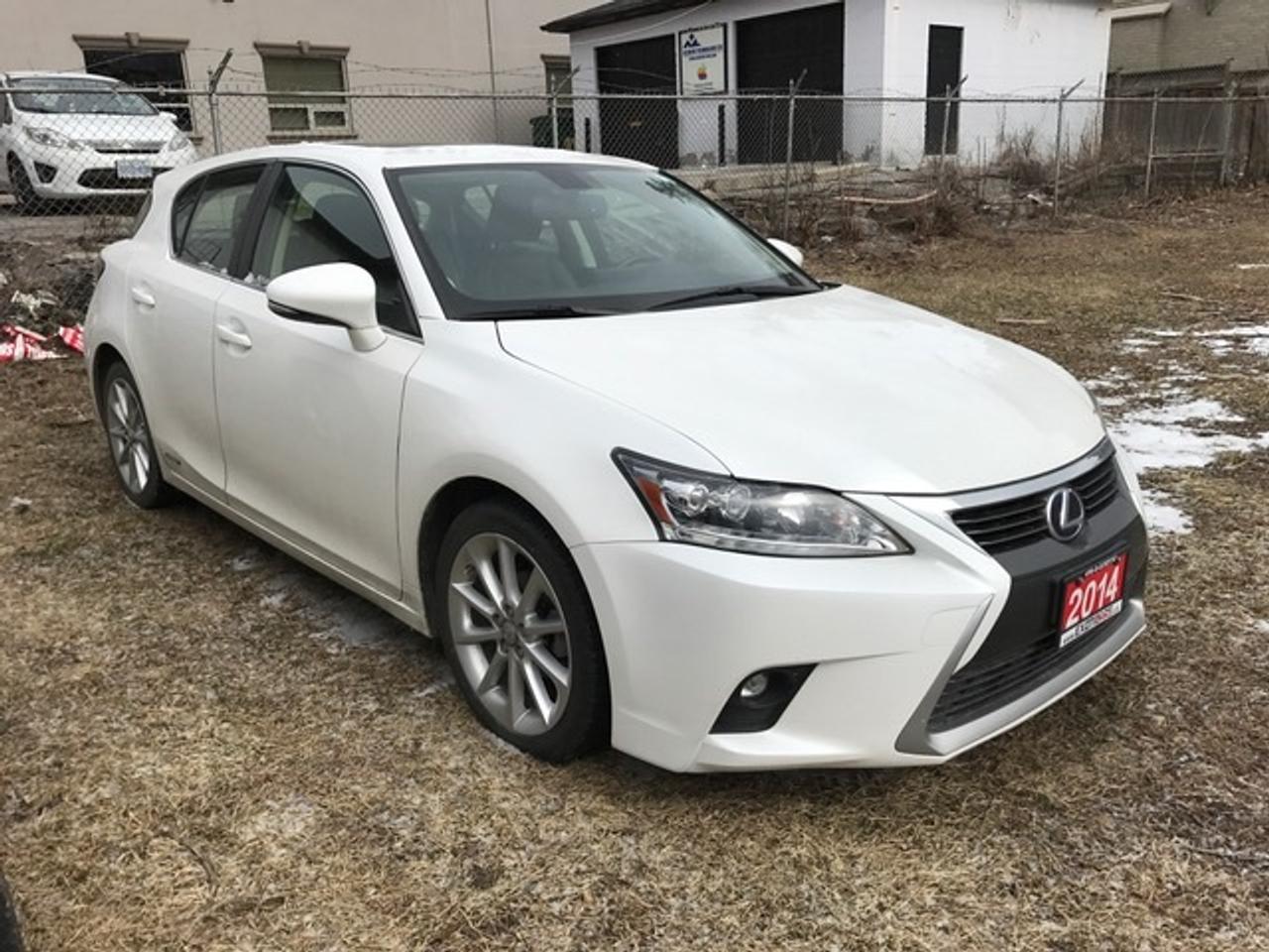 2014 Lexus CT 200h NAV & Backup Camera! Photo
