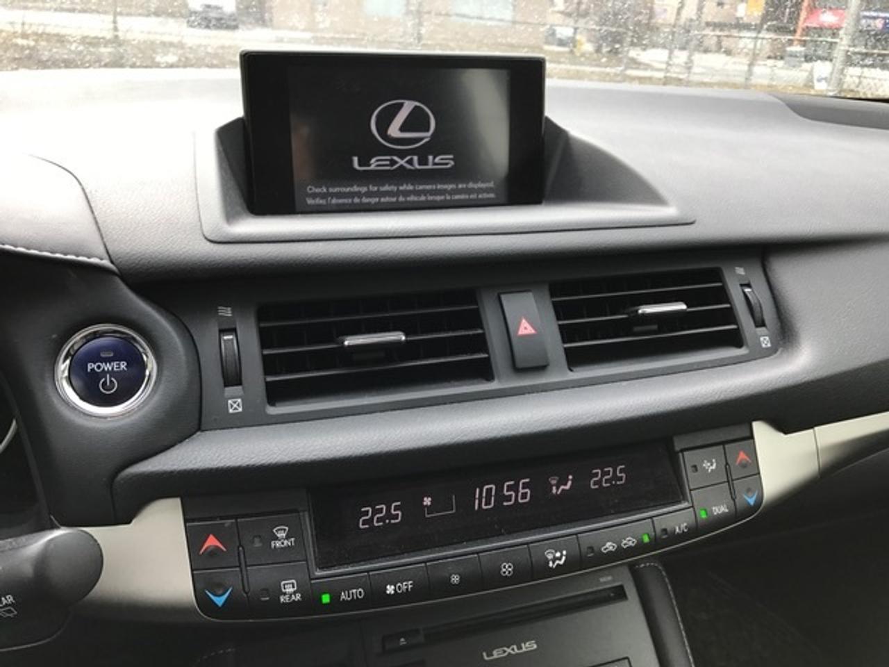 2014 Lexus CT 200h NAV & Backup Camera! - Photo #8