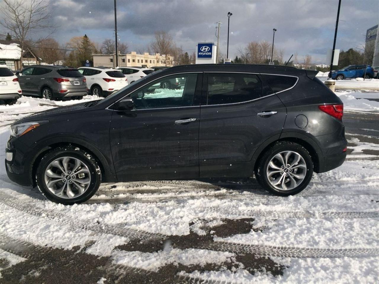 2016 Hyundai Santa Fe Turbo, Leather, Pan Roof!!! Photo